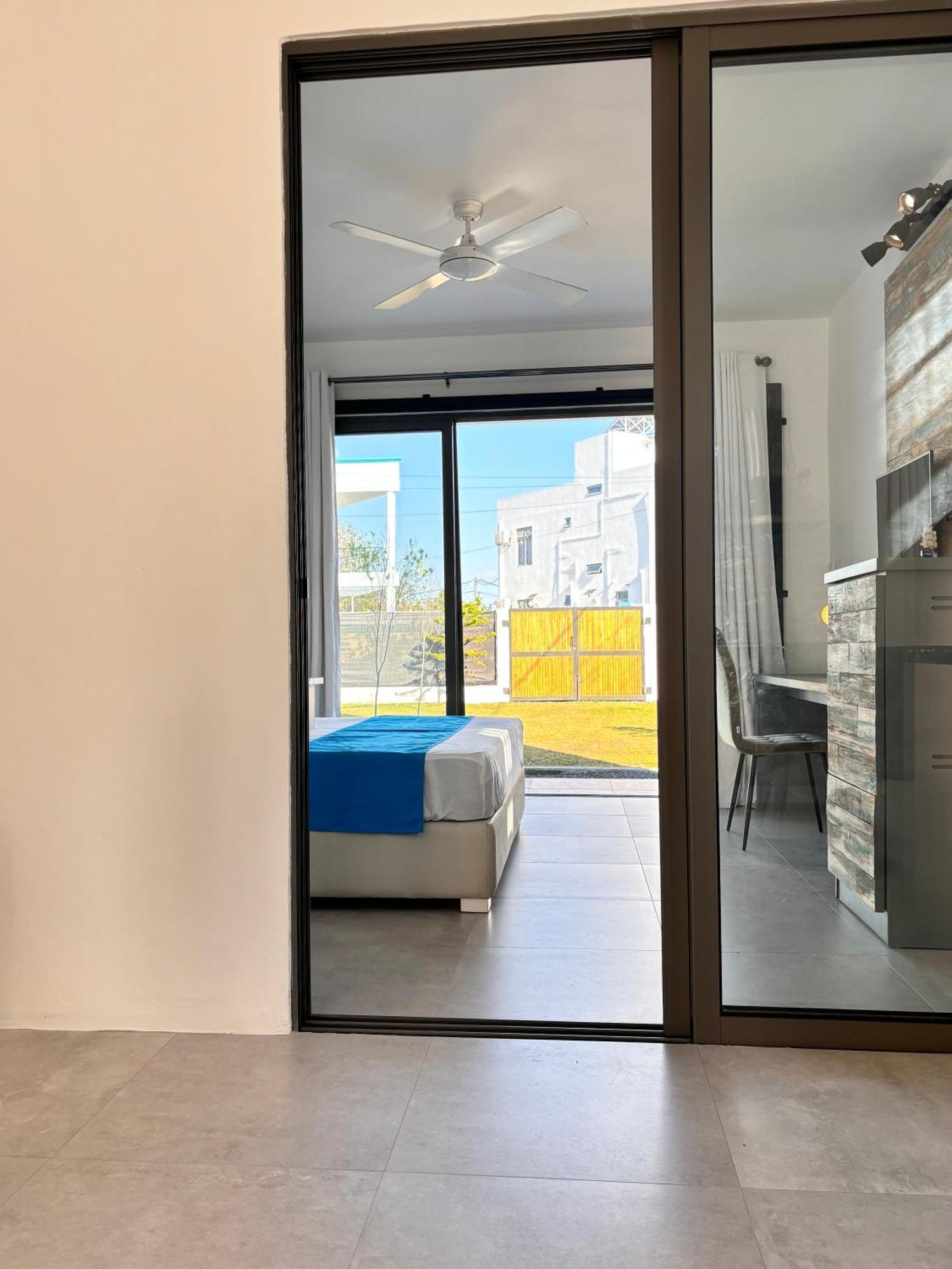 Maison Mont Choisy - One Or Two Bedrooms Apartment Trou aux Biches Exterior photo