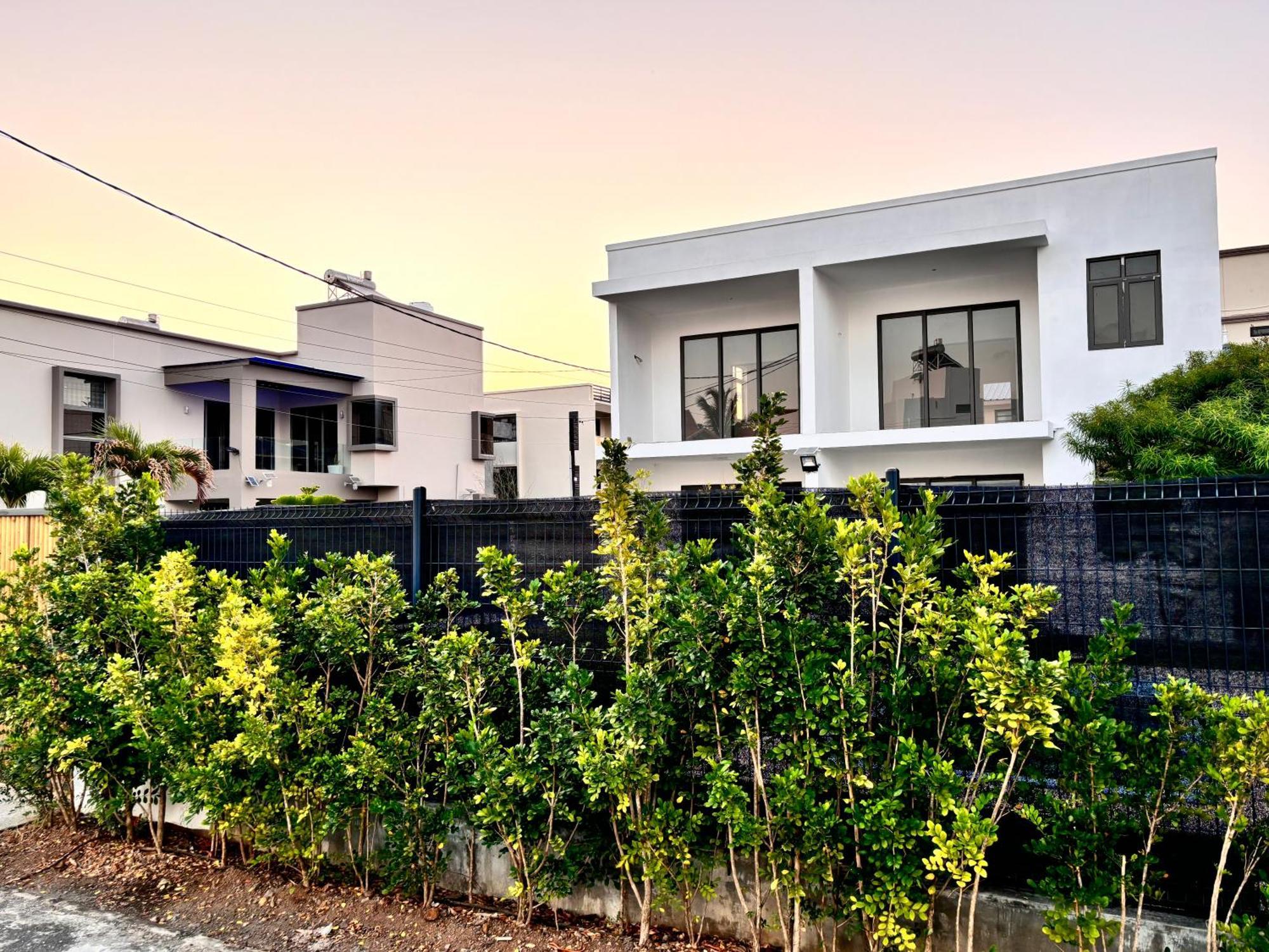 Maison Mont Choisy - One Or Two Bedrooms Apartment Trou aux Biches Exterior photo
