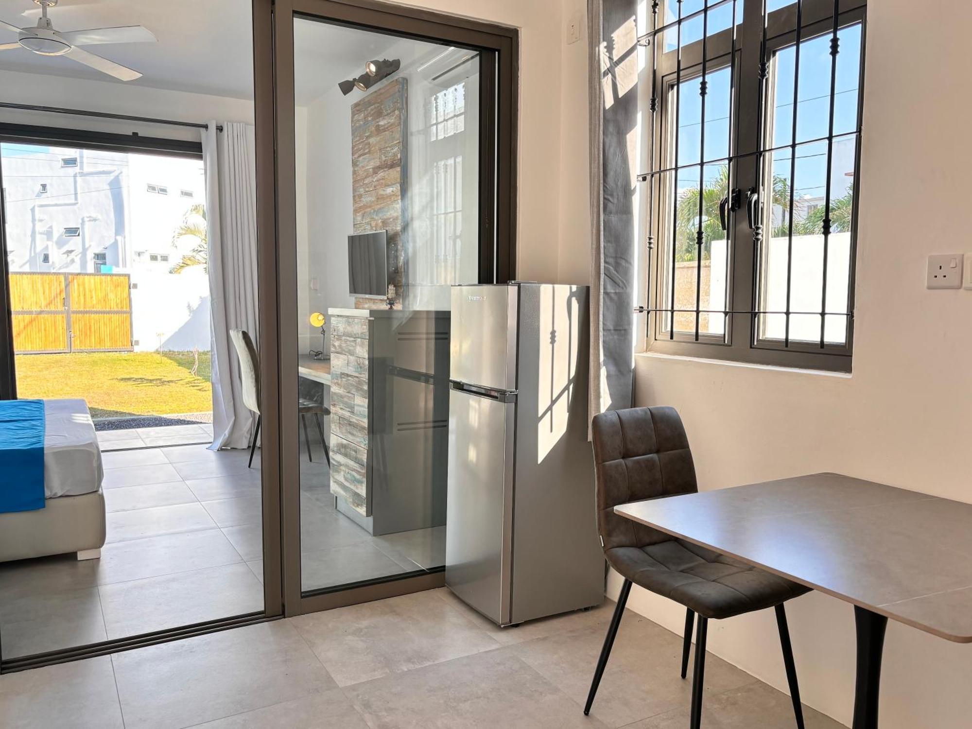 Maison Mont Choisy - One Or Two Bedrooms Apartment Trou aux Biches Exterior photo