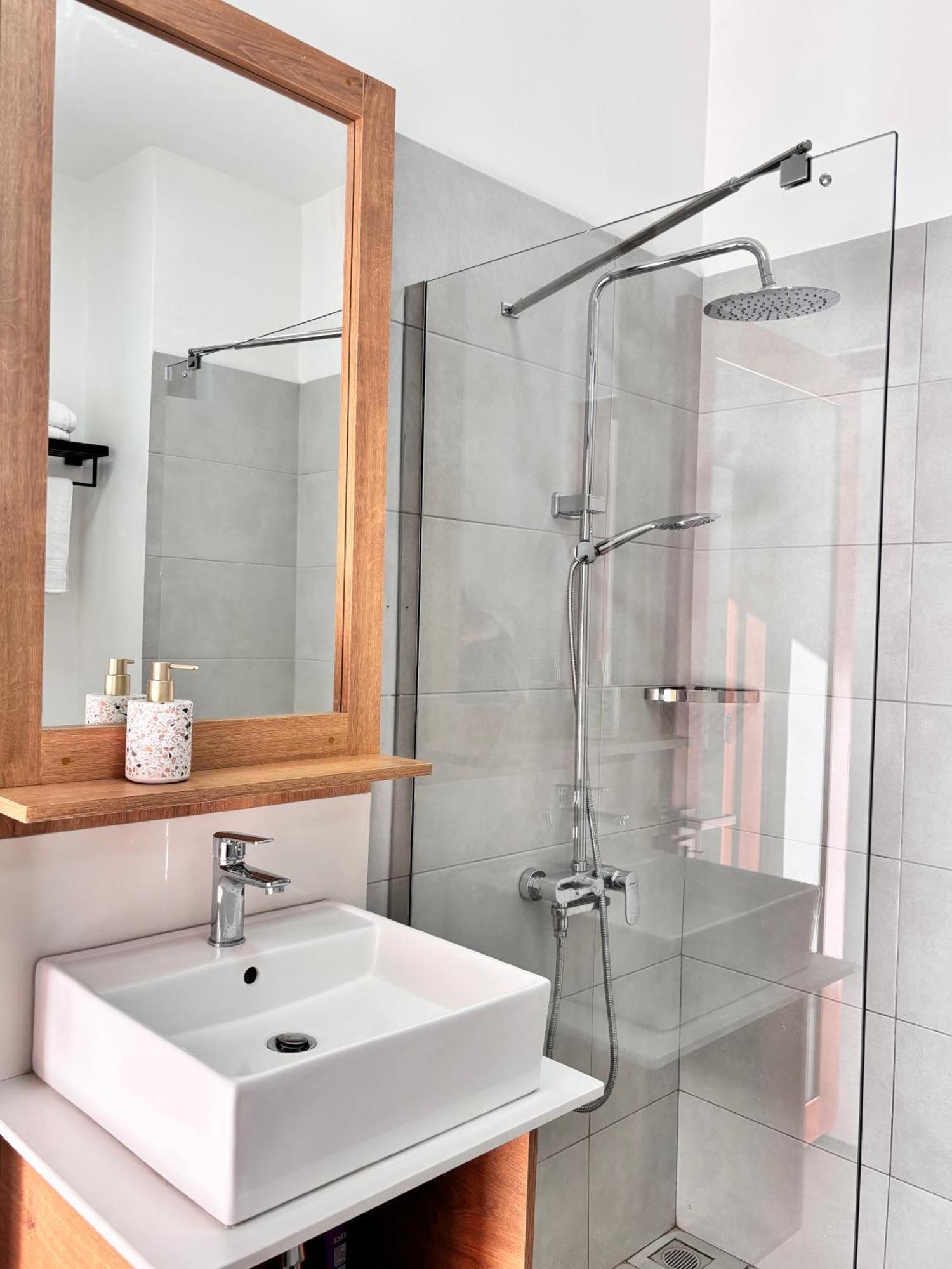 Maison Mont Choisy - One Or Two Bedrooms Apartment Trou aux Biches Exterior photo